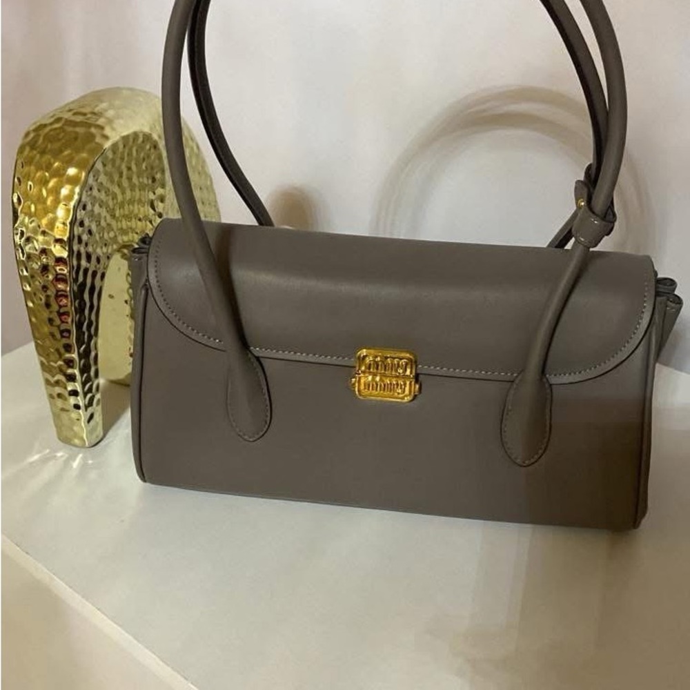 Elegant Gray Leather Handbag